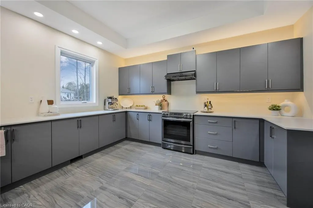 6 Dorothys Drive