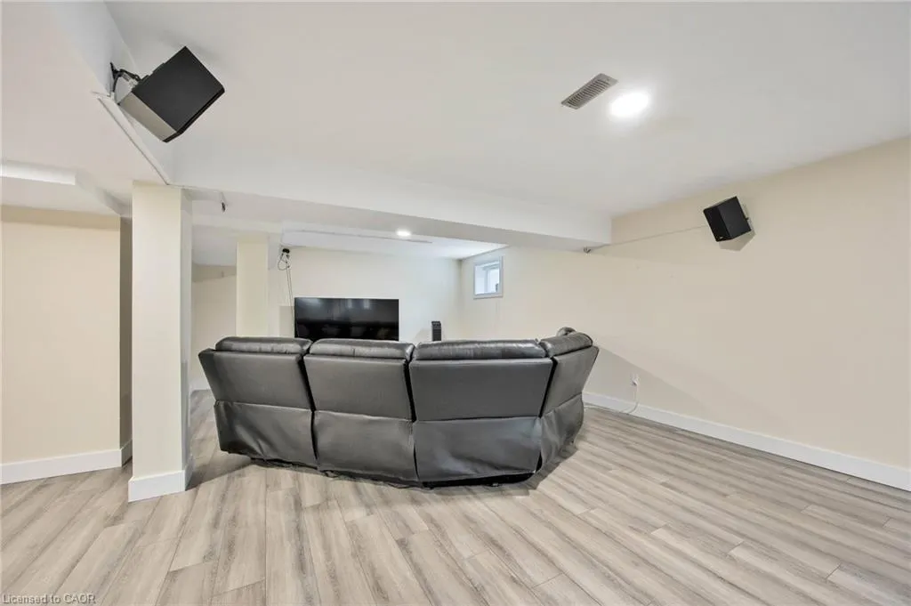 6 Dorothys Drive