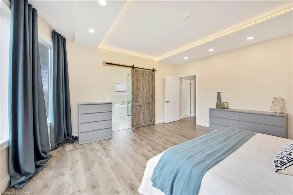 6 Dorothys Drive
