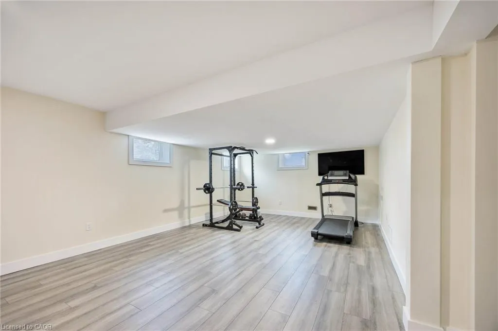 6 Dorothys Drive