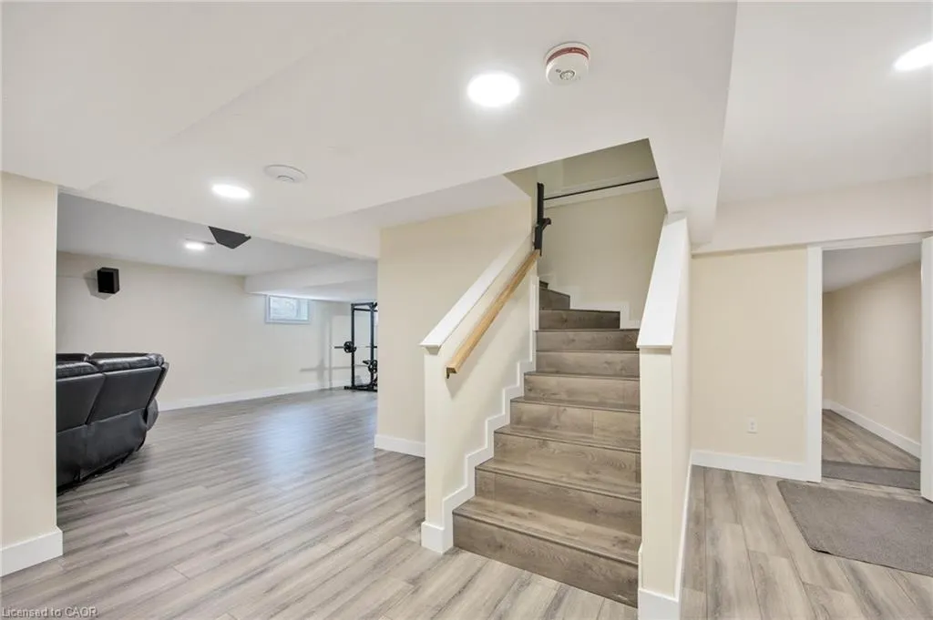 6 Dorothys Drive