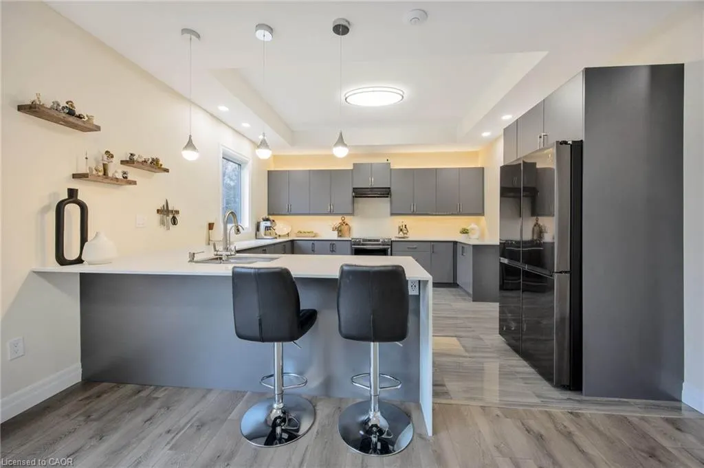 6 Dorothys Drive