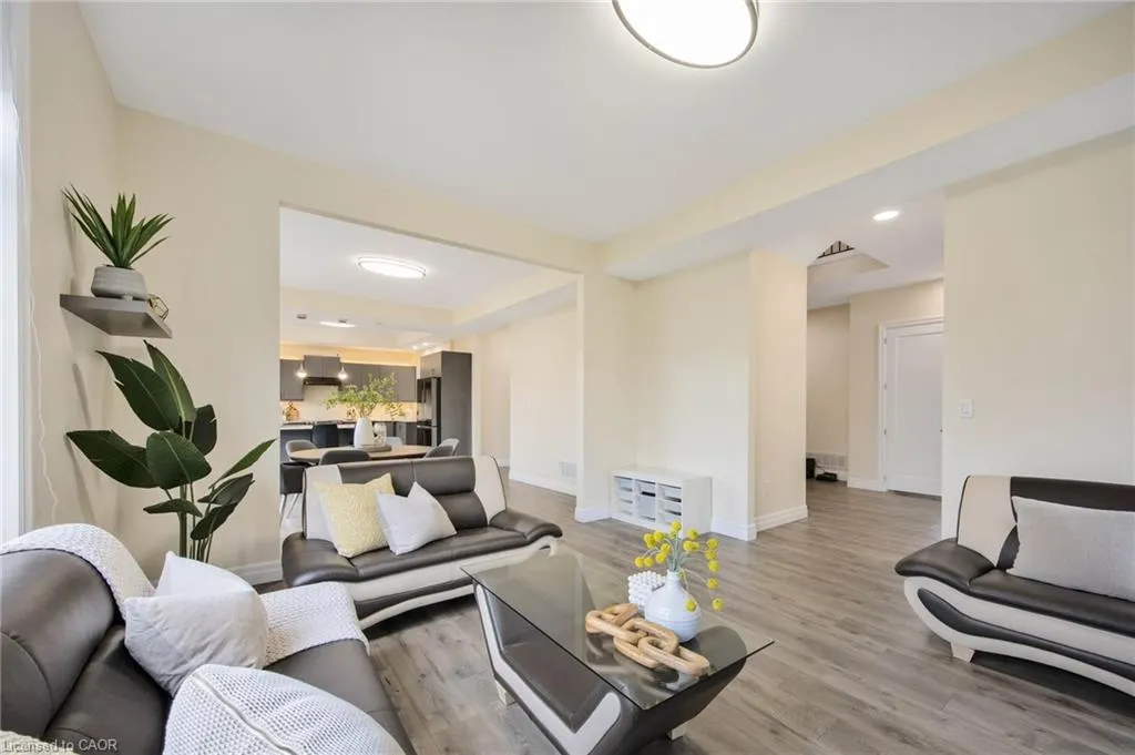 6 Dorothys Drive