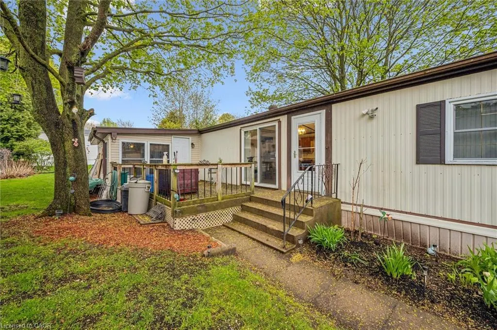 1294 Concession 8 West #90