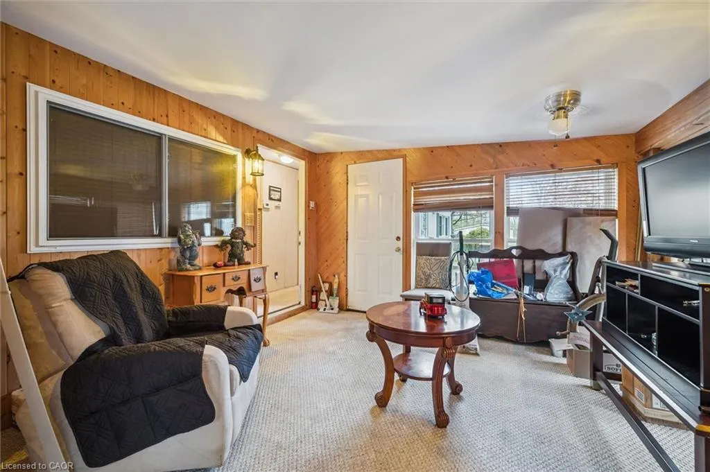 1294 Concession 8 West #90