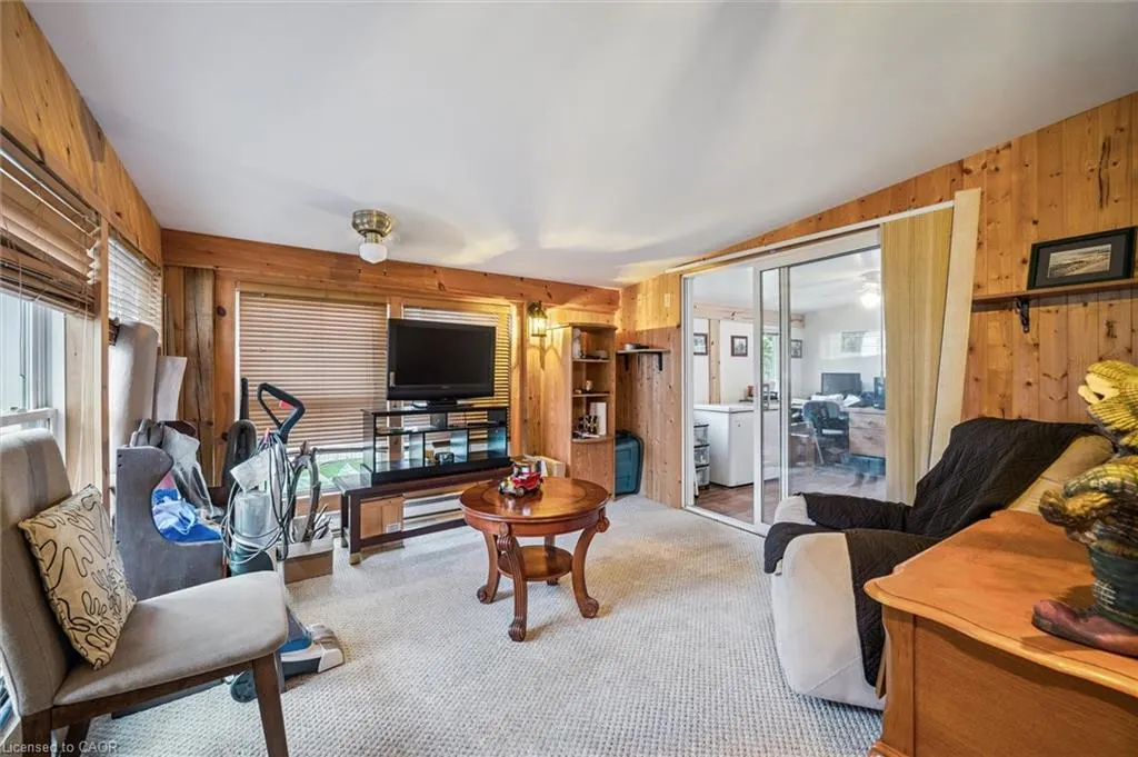 1294 Concession 8 West #90