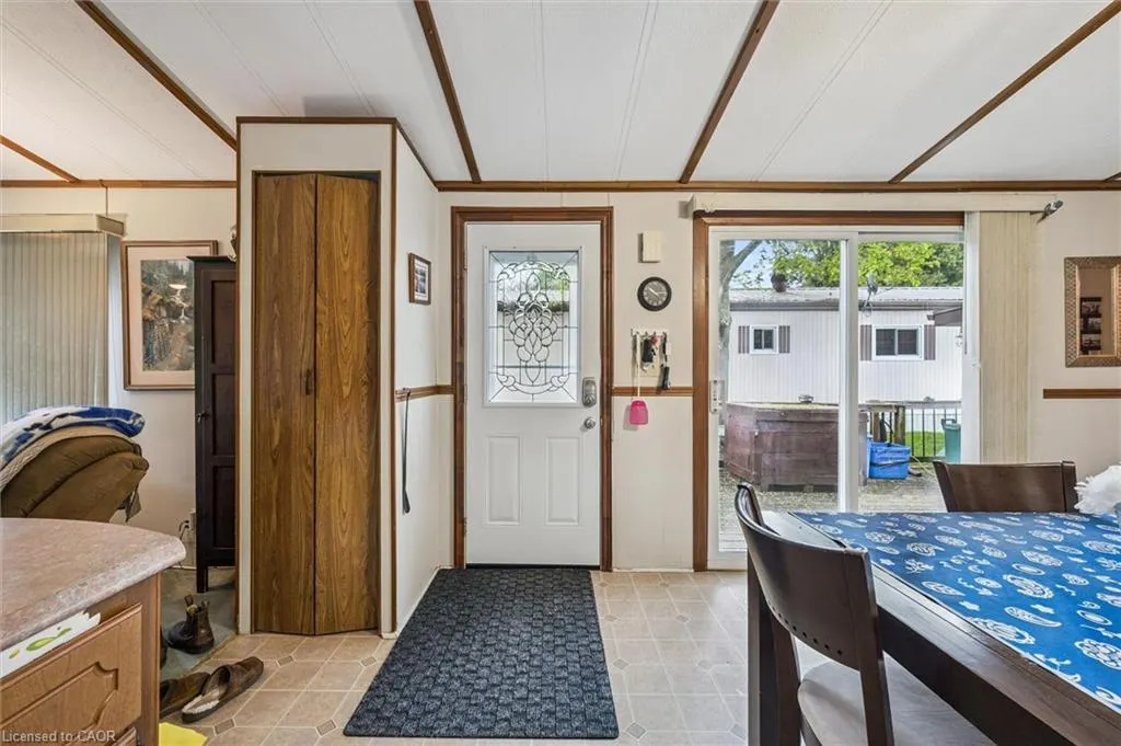 1294 Concession 8 West #90