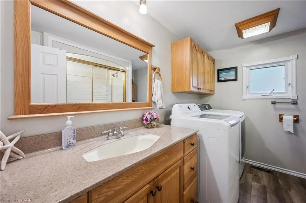 1294 Concession 8 West #90