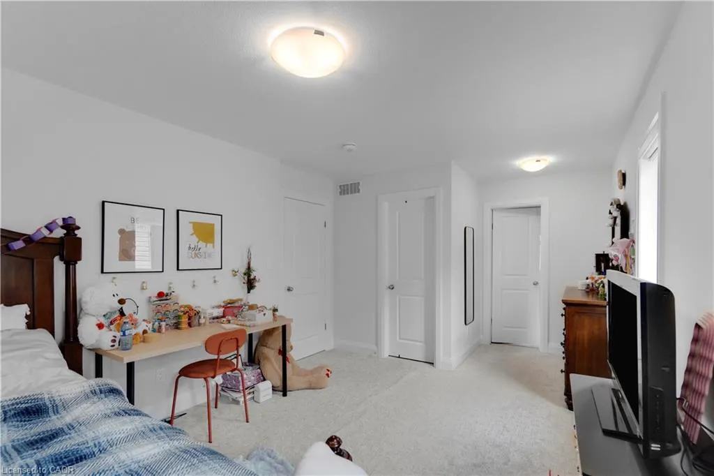 92 Sass Crescent