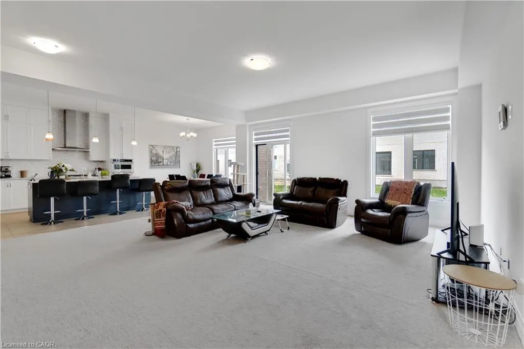 92 Sass Crescent