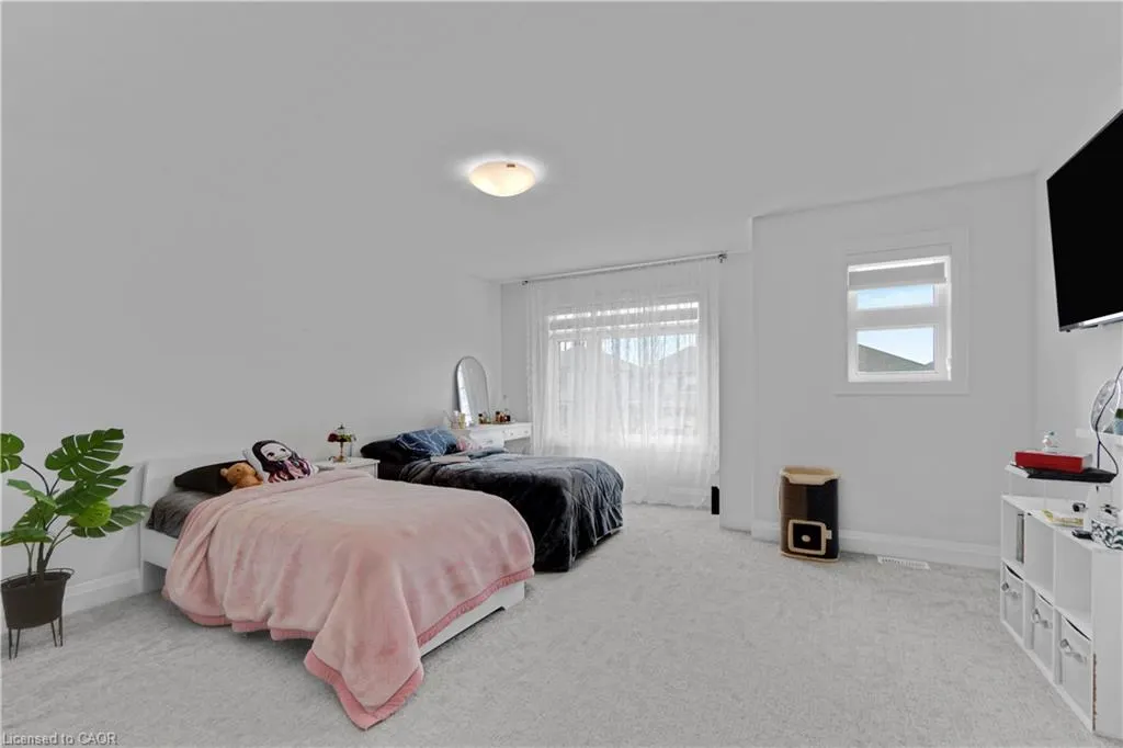 92 Sass Crescent