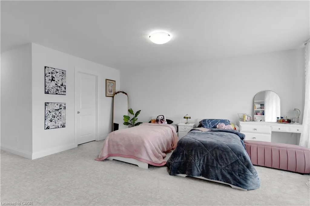 92 Sass Crescent