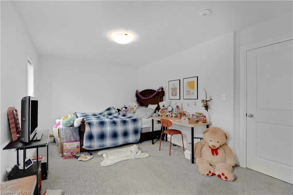 92 Sass Crescent