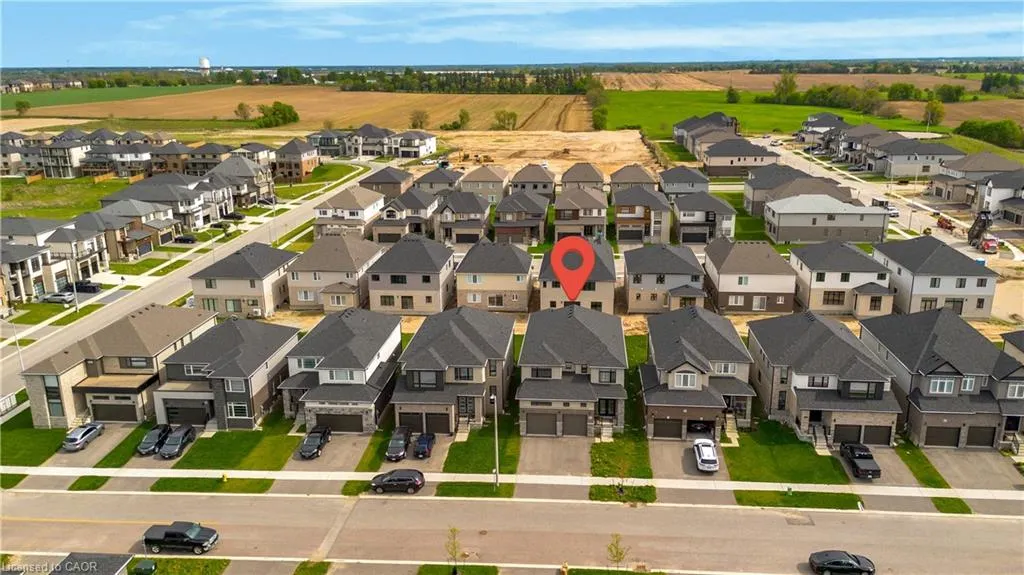 92 Sass Crescent