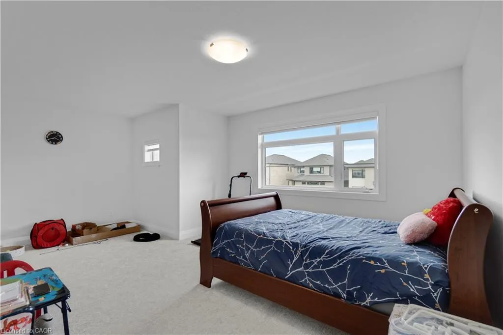 92 Sass Crescent