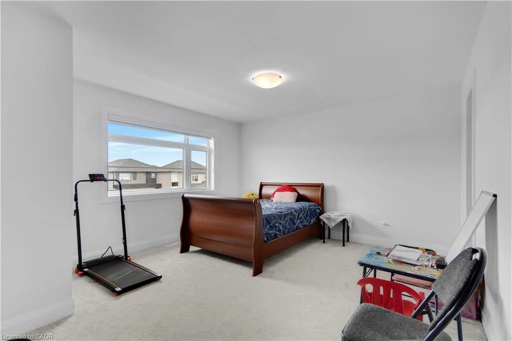 92 Sass Crescent