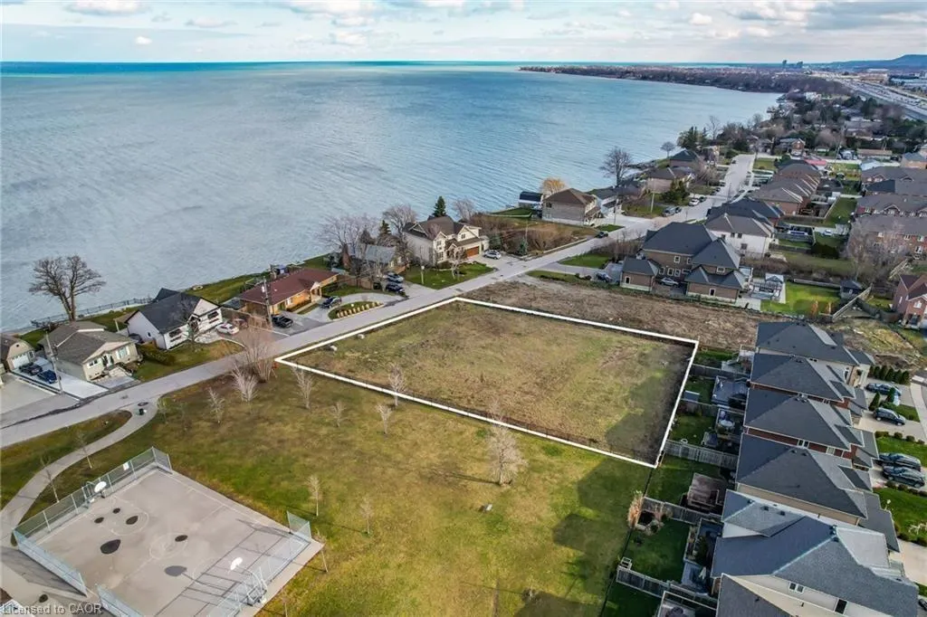 67 Seabreeze Crescent