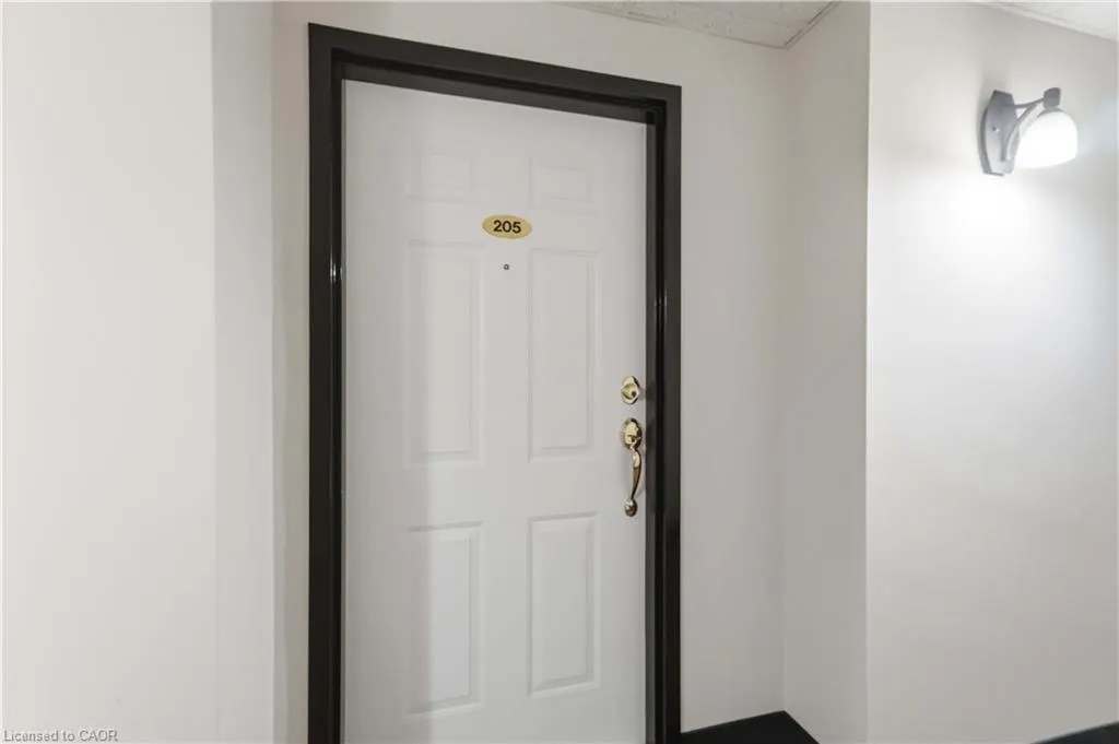970 Golf Links Road #205