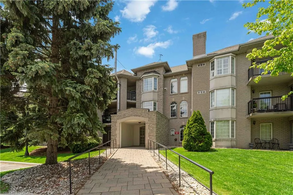 970 Golf Links Road #205