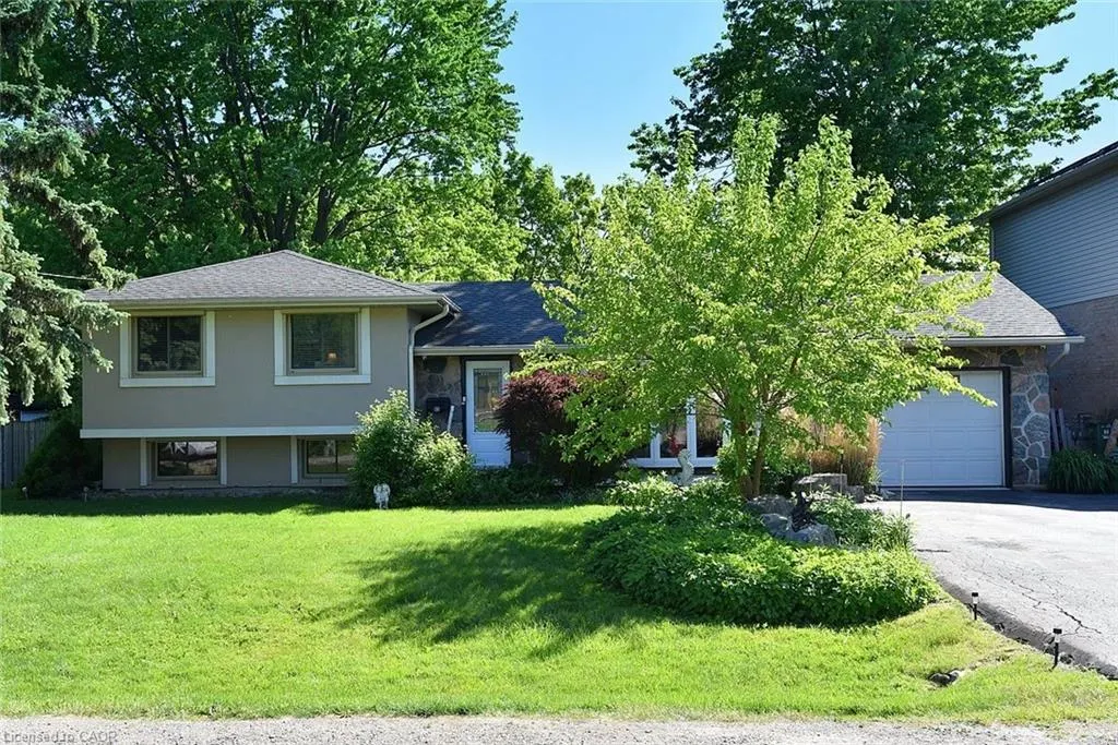18 Dennis Avenue