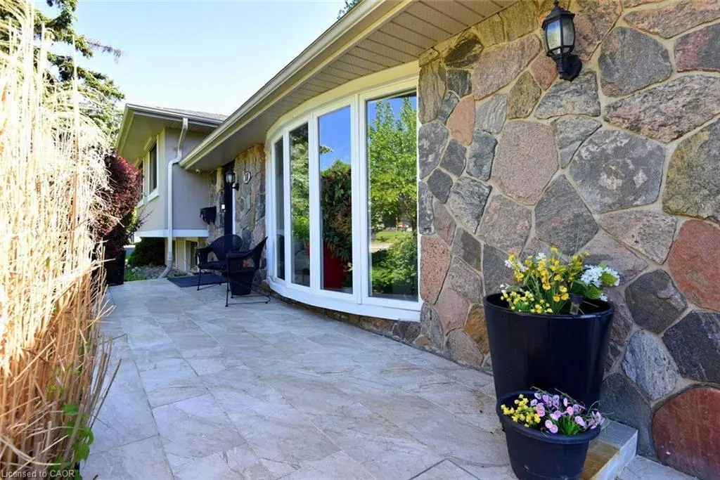 18 Dennis Avenue