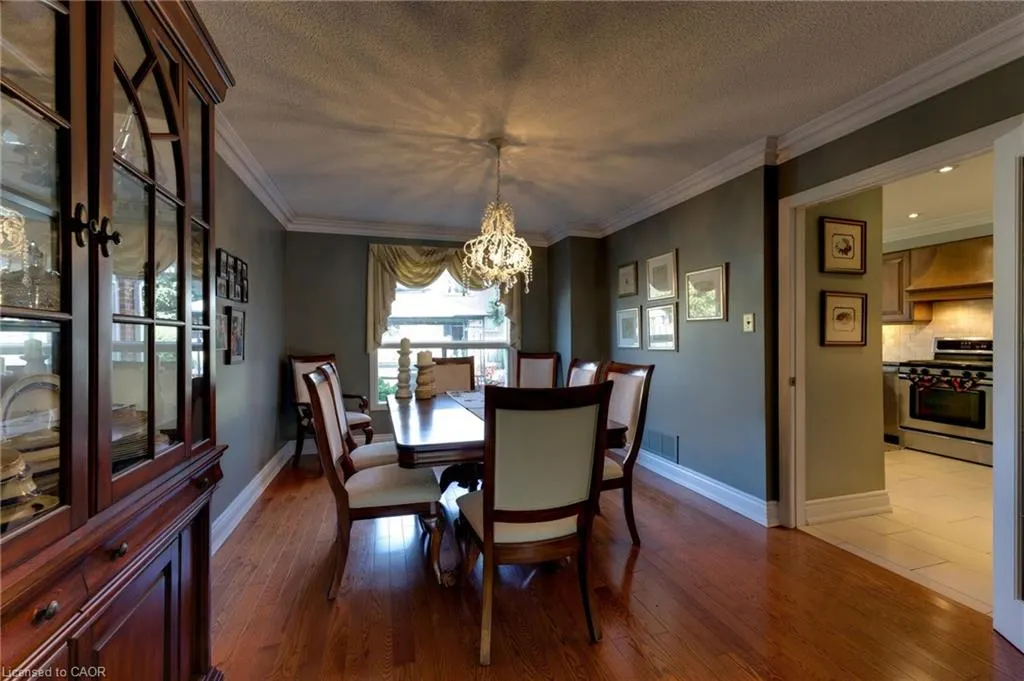 3043 Vanderbilt Road