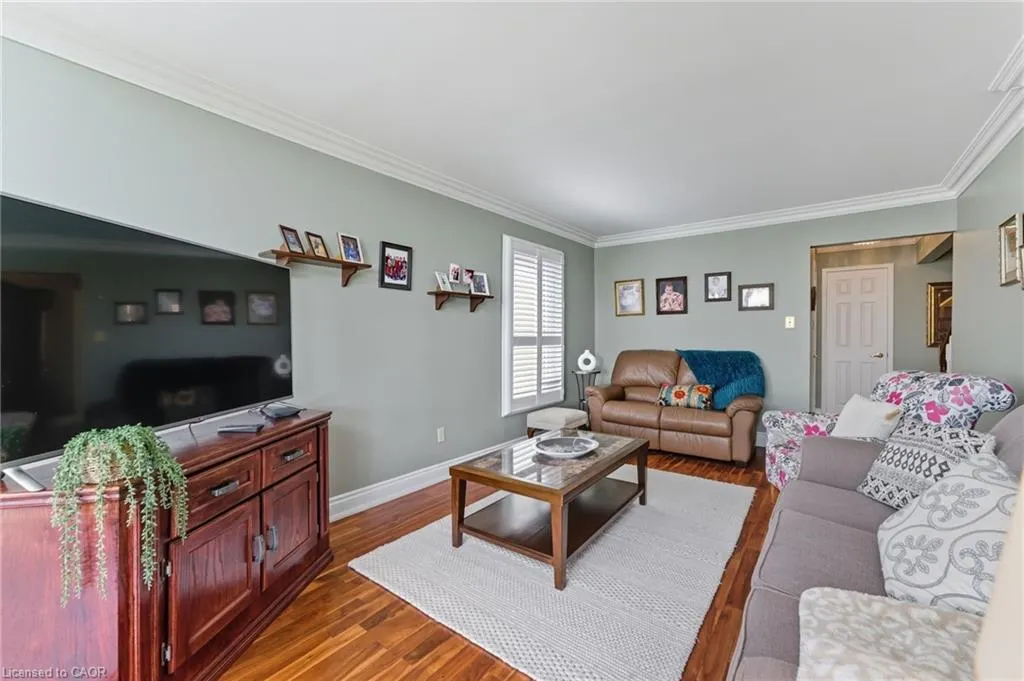 3043 Vanderbilt Road