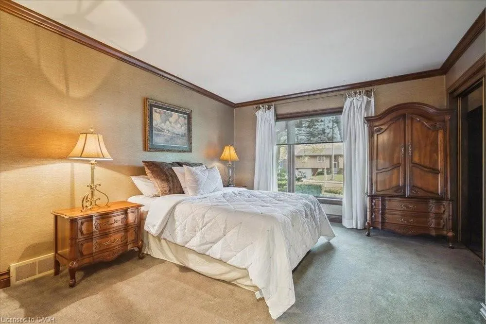 7 Lakegate Drive