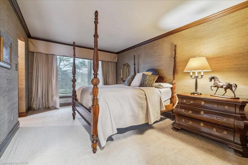 7 Lakegate Drive