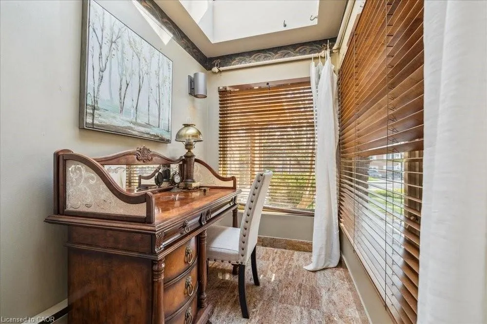 7 Lakegate Drive