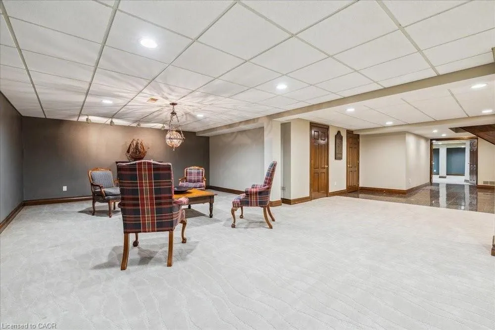 7 Lakegate Drive
