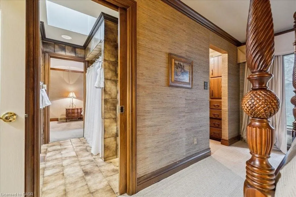 7 Lakegate Drive