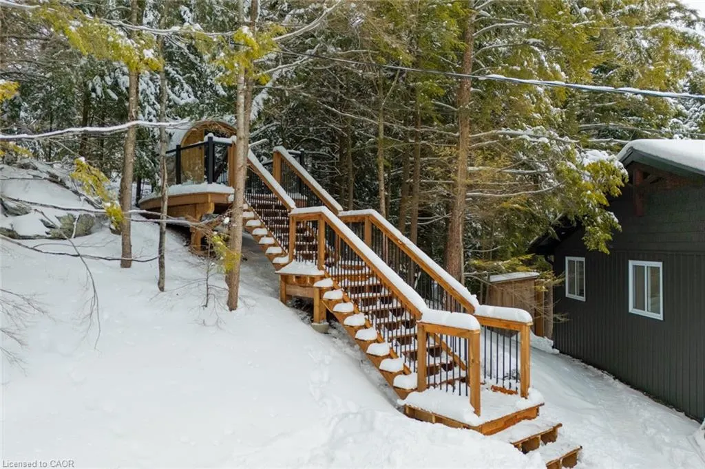5789 Kennisis Lake Road