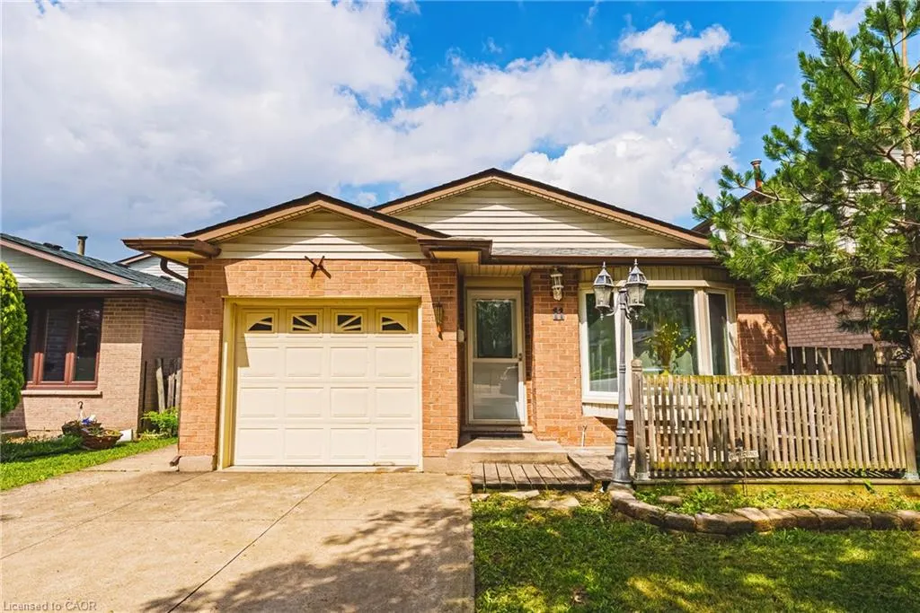 11 Drakes Drive