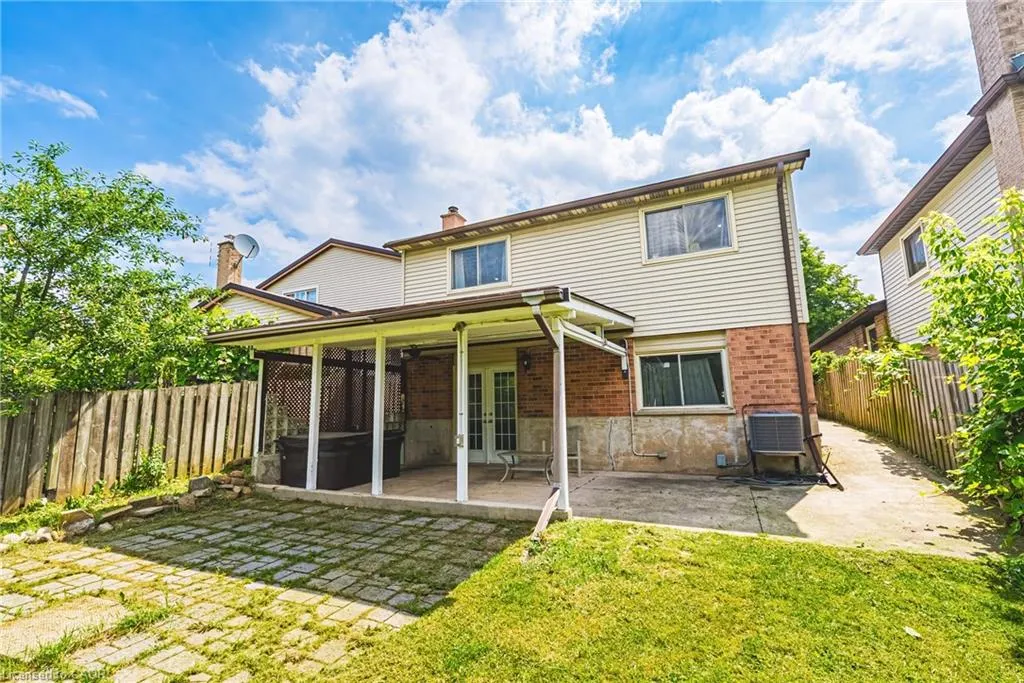 11 Drakes Drive