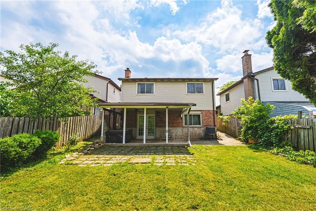 11 Drakes Drive