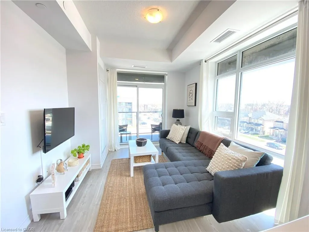 450 Dundas Street E #428