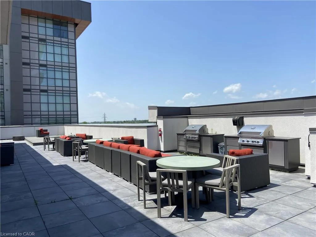 450 Dundas Street E #428