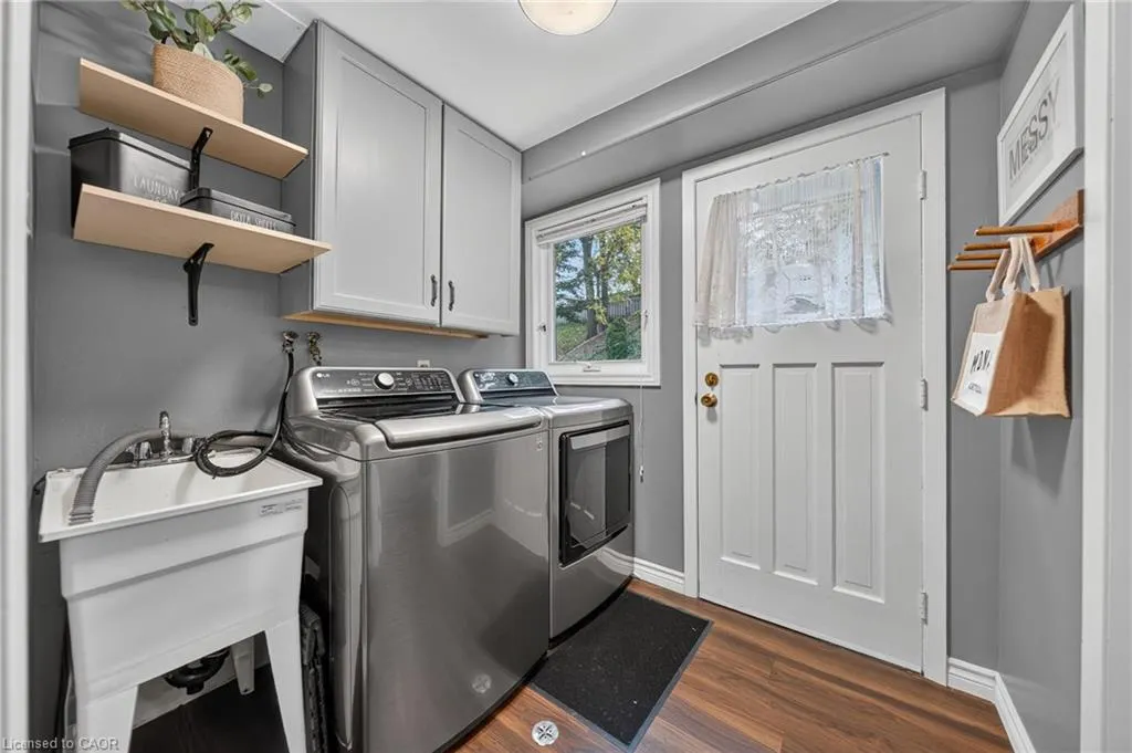 33 Shadywood Crescent
