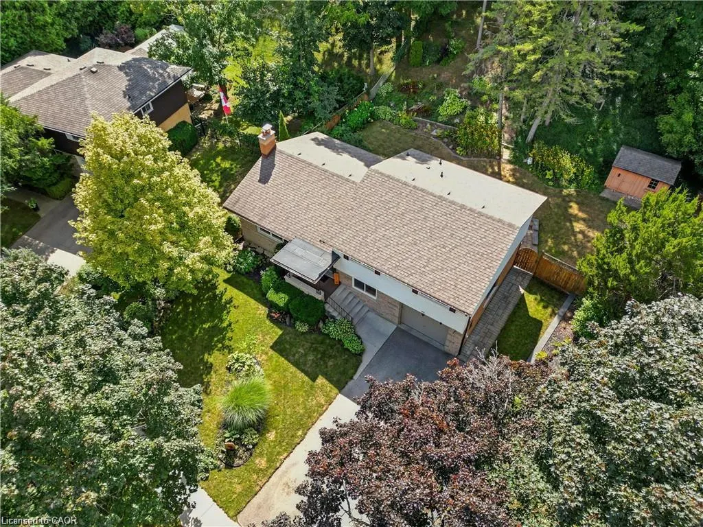 33 Shadywood Crescent