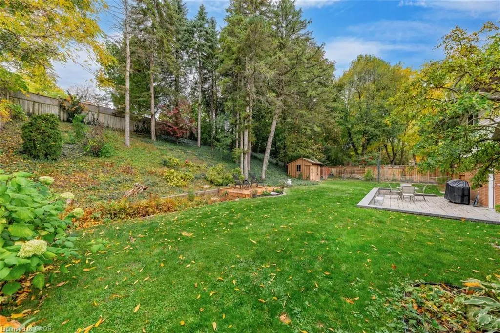 33 Shadywood Crescent