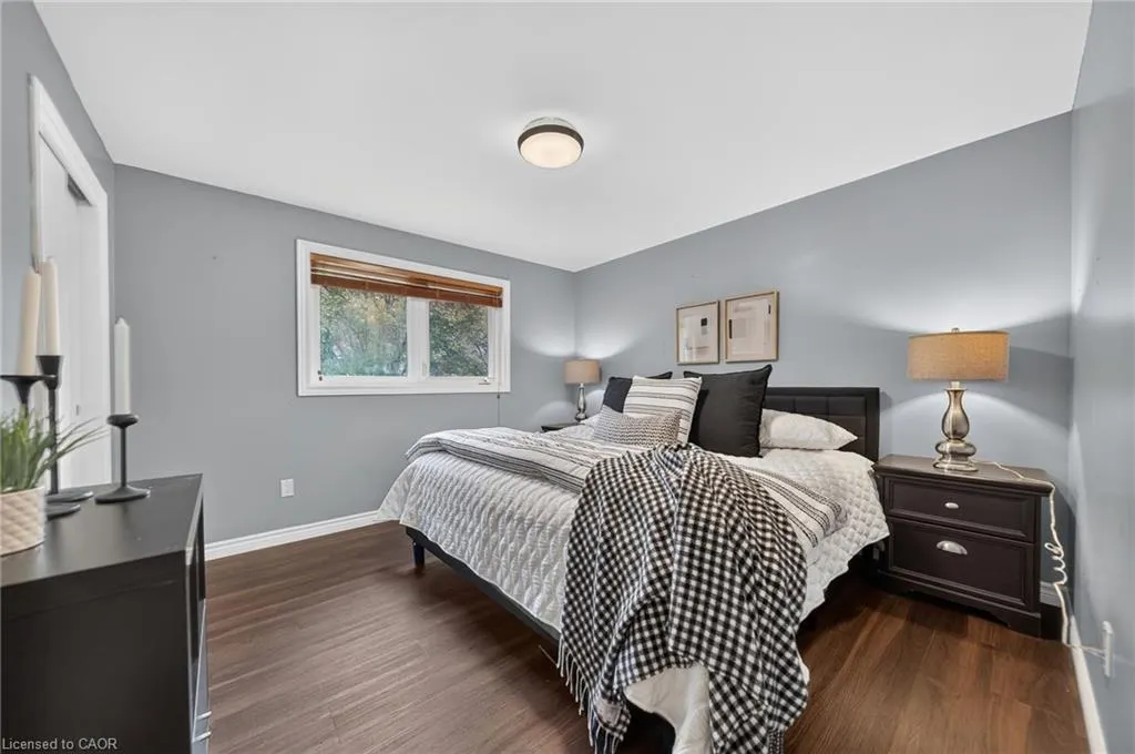33 Shadywood Crescent