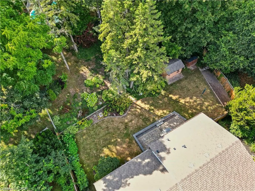 33 Shadywood Crescent