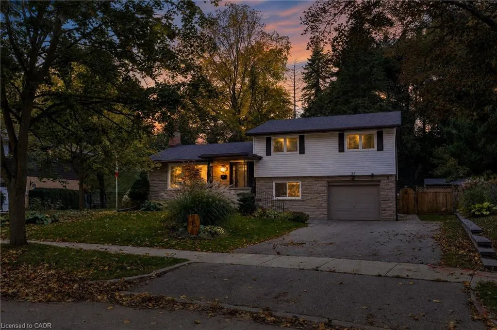 33 Shadywood Crescent