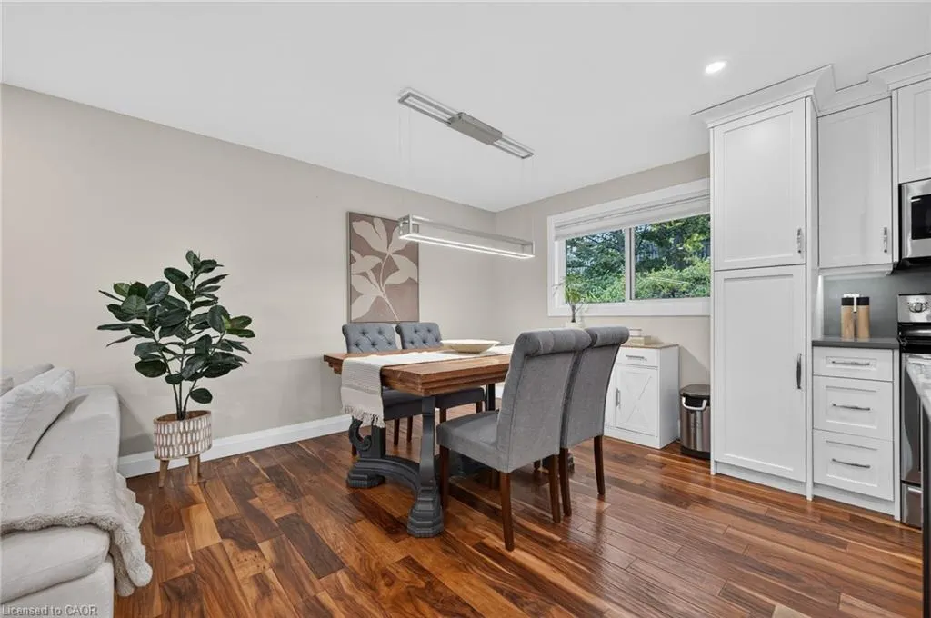 33 Shadywood Crescent