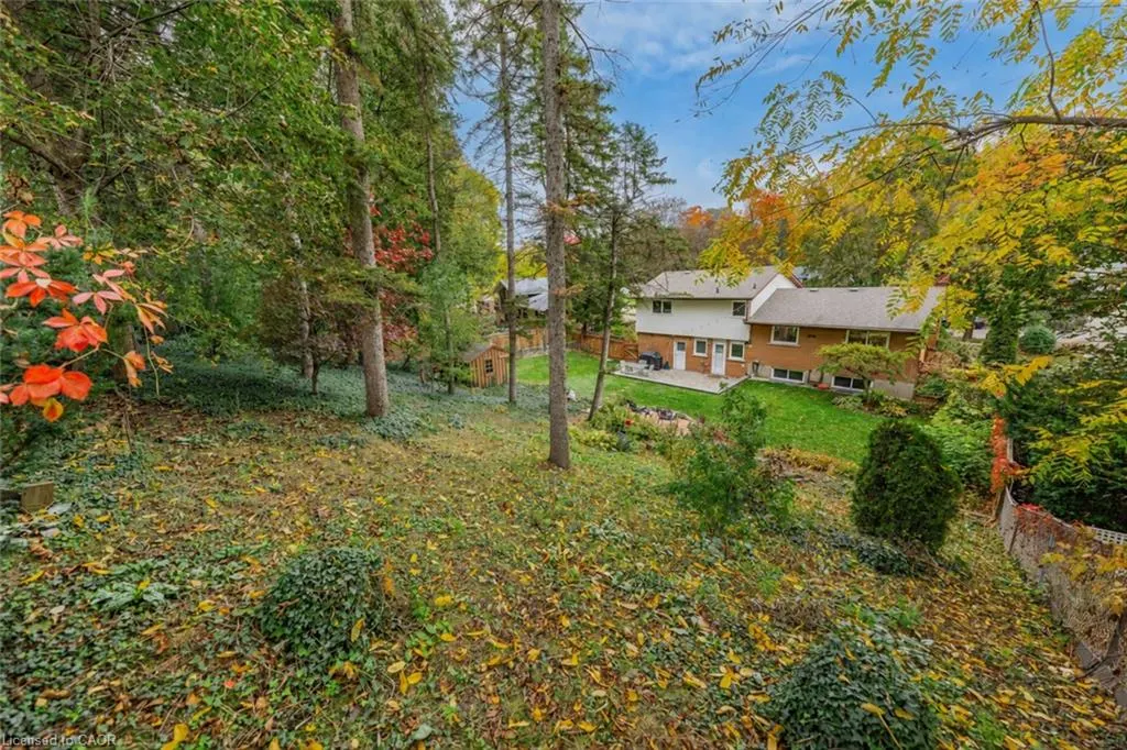 33 Shadywood Crescent