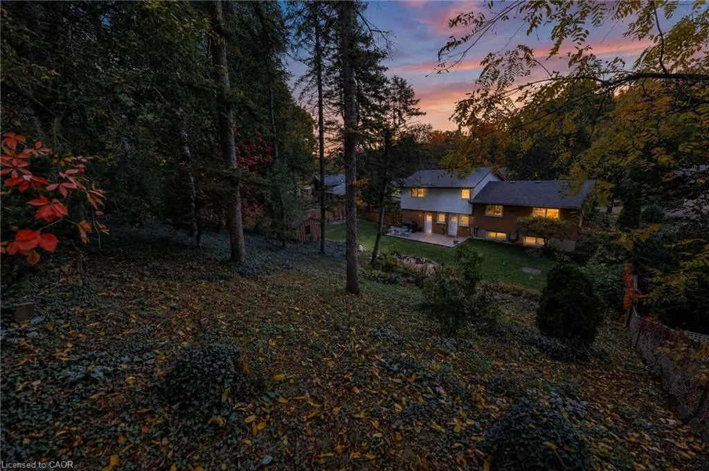 33 Shadywood Crescent