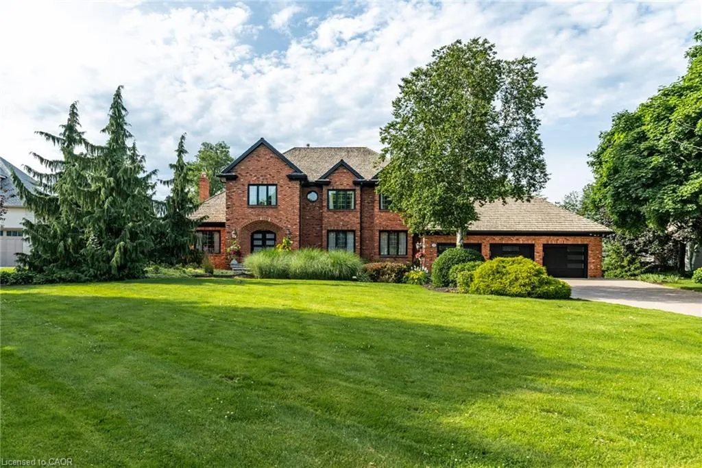 17 Lochside Drive