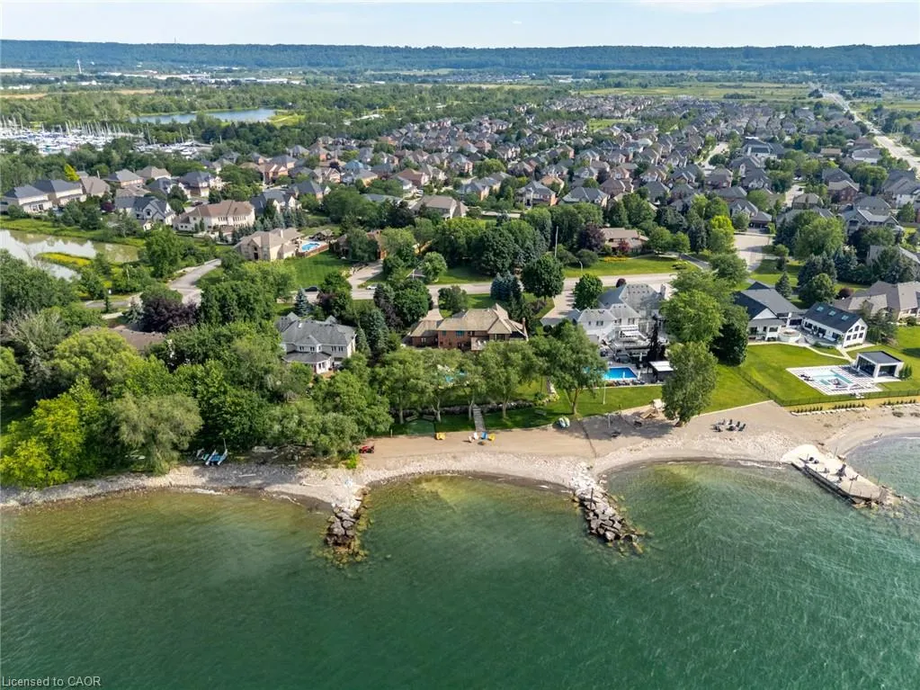 17 Lochside Drive