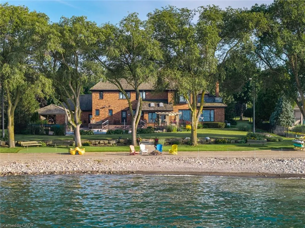 17 Lochside Drive